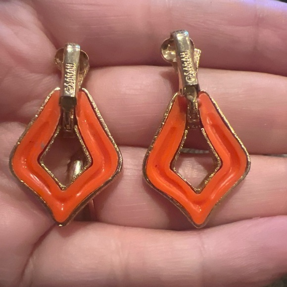Elegant Gold and Orange Geometric Earrings - Picture 3 of 4